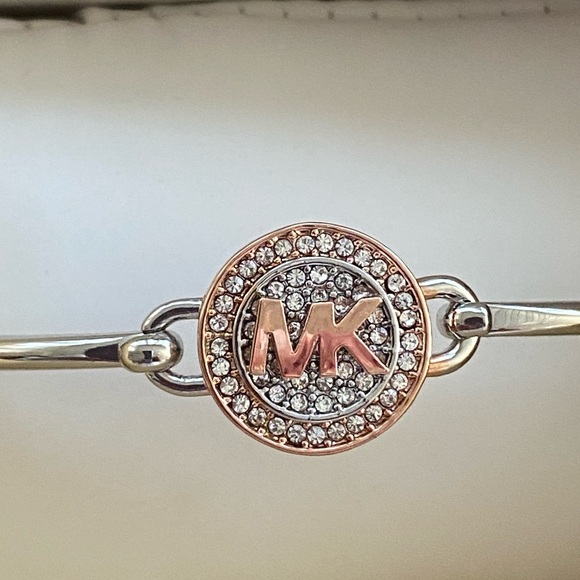 Michael Kors Set- Logo bangle &  pierced earrings  NEW IN BOX w tags and booklet - Picture 11 of 11